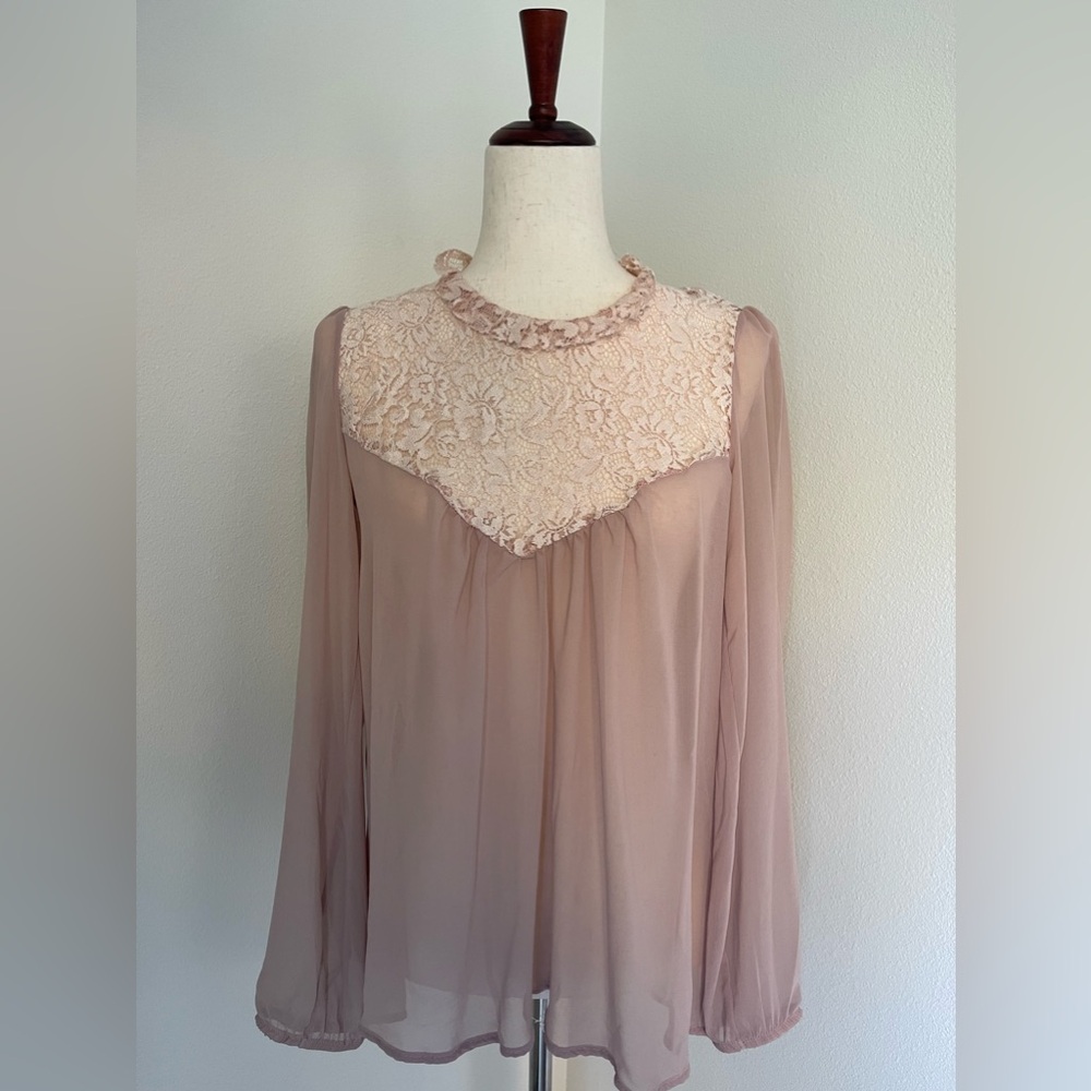 Blouse with lace details - Blush Pink